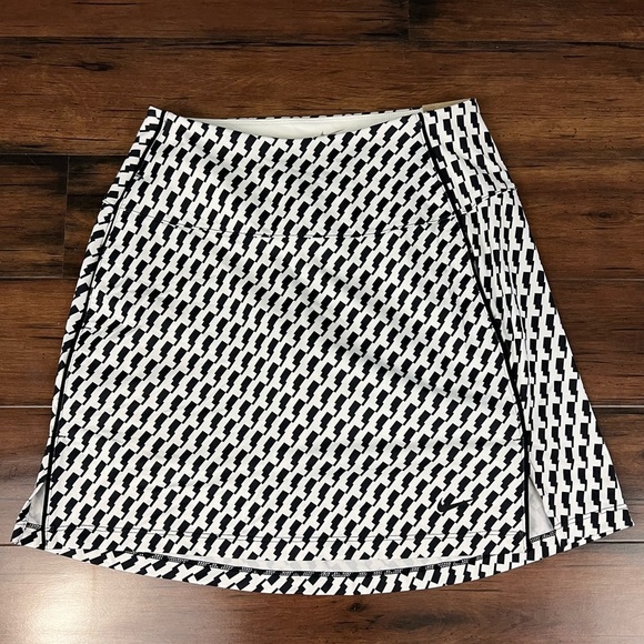 NWT - Nike Dri-FIT UV Victory Printed Golf Skort - Size XS - Picture 3 of 12